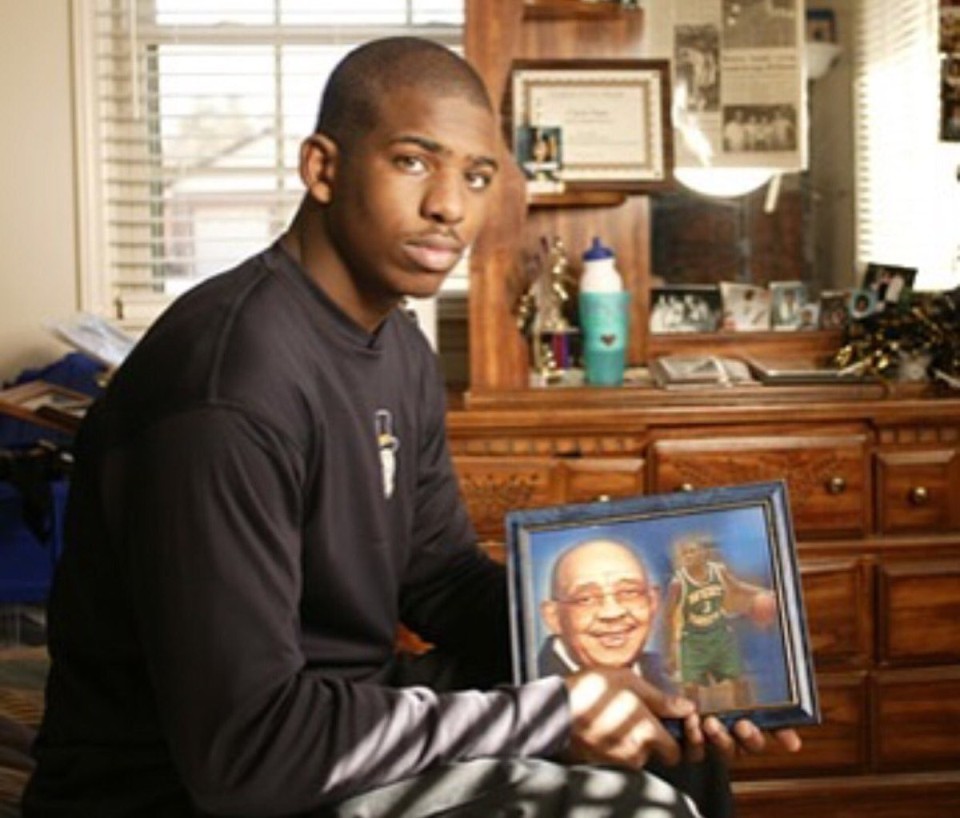 美媒：4名被指控在2002年杀害克里斯-保罗祖父的男子的定罪被推翻