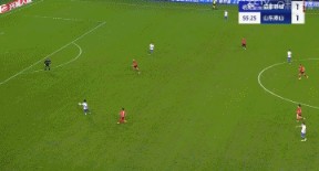 袁甲评王大雷染红：是否红牌得判定是否破坏明显得分机会