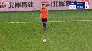 首开记录！刘军帅开场9分钟轻巧头球破门，青岛海牛1-0云南玉昆